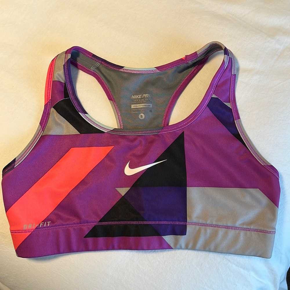 Nike Sports Bra - Geometric Pattern - No Padding